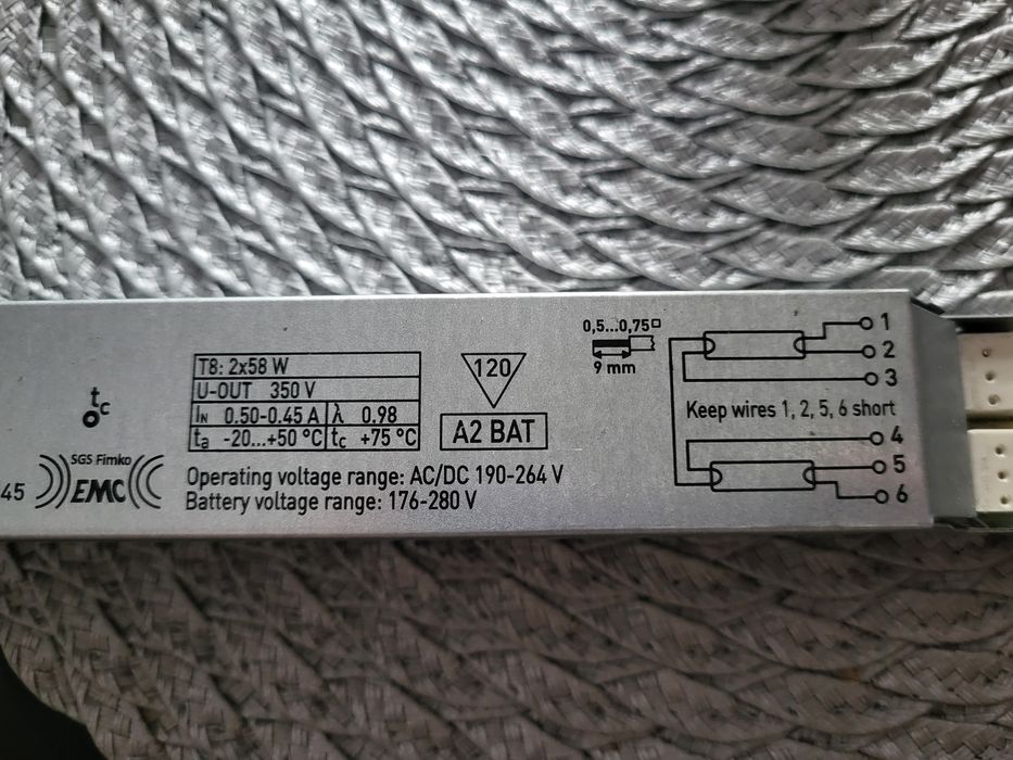 2 Stateczniki elektroniczne 2x58W T8 Helvar
