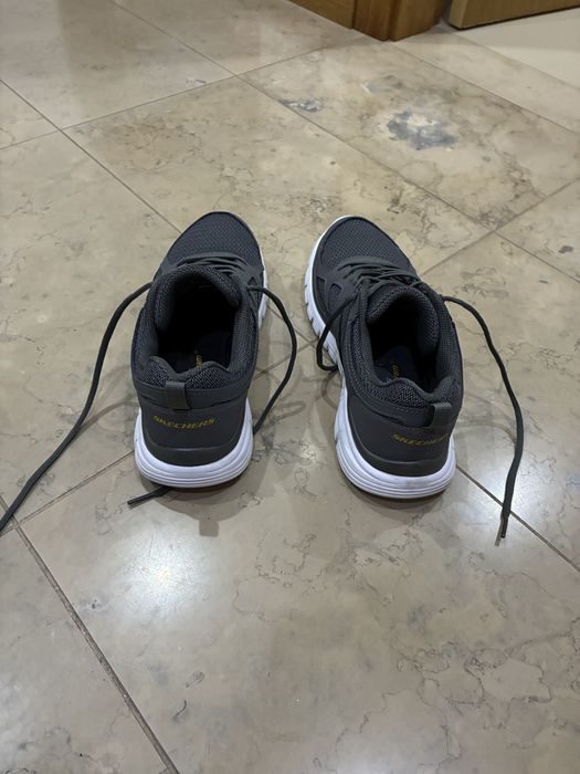 Sapatilhas Skechers Cinzentas (Tam. 43) – Como Novas!