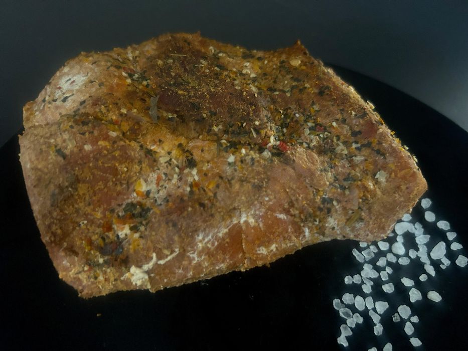 Pyszna Szynka Pieczona 1000G – Smak Domowej Kuchni W Każdym Kęsie!