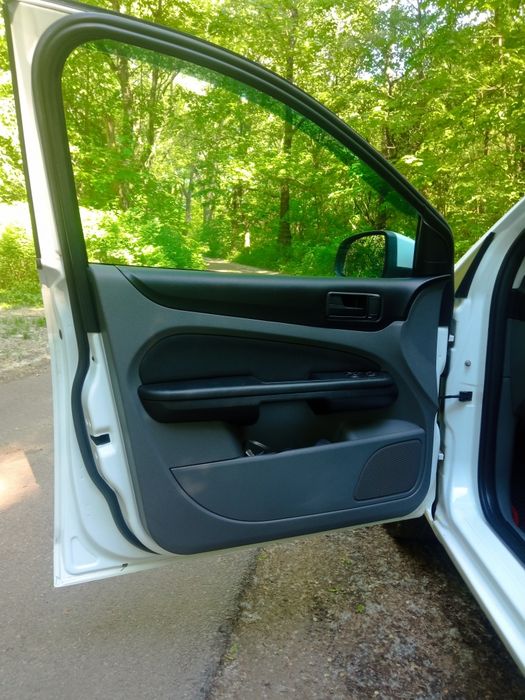 Ford focus 2 res