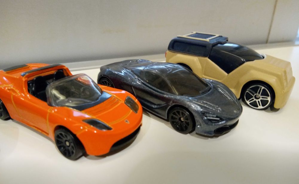 Hot Wheels e outros - 12 carros, escala 1/64