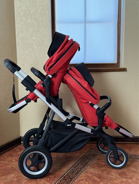Thule sleek коляска для погодок, двійні червона. 2 люльки + 2 прогуля
