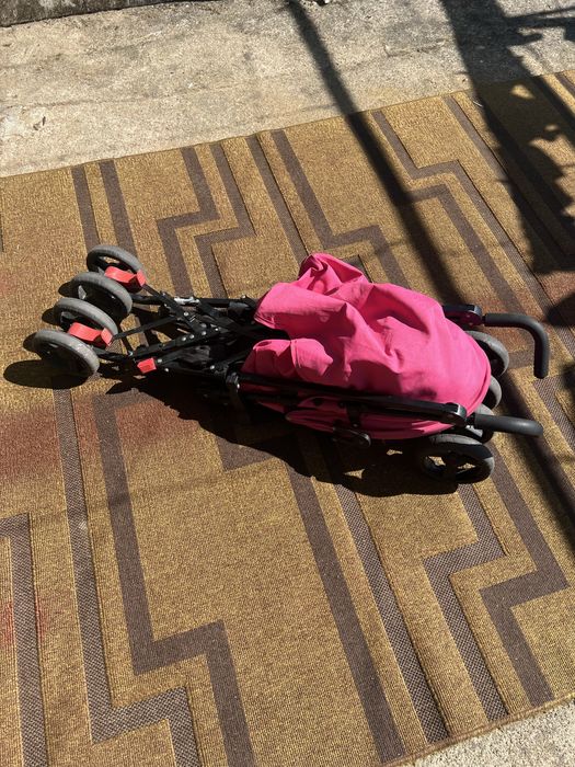 Carrinho cor de rosa zippy