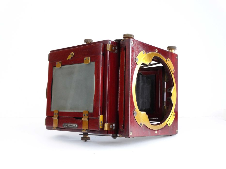 Drewniany aparat z początku ubiegłego stulecia 1900r