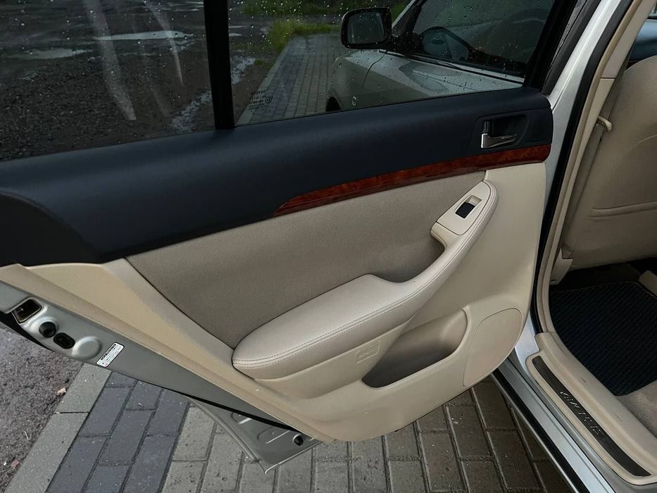 Продам Тойота авенсіс 2006р