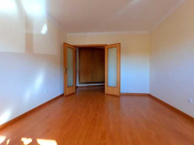 Apartamento T1 para arrendamento