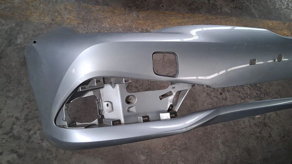 Para-choques frente Toyota Auris II Facelift 2015-2018
