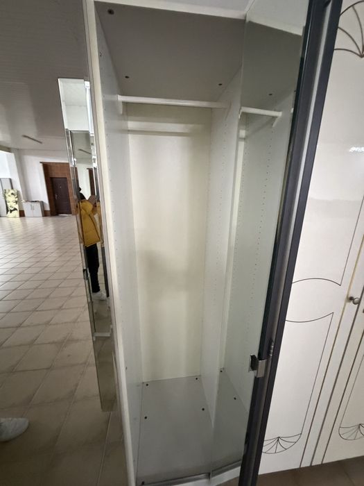 Szafa garederoba duża lustra piękna