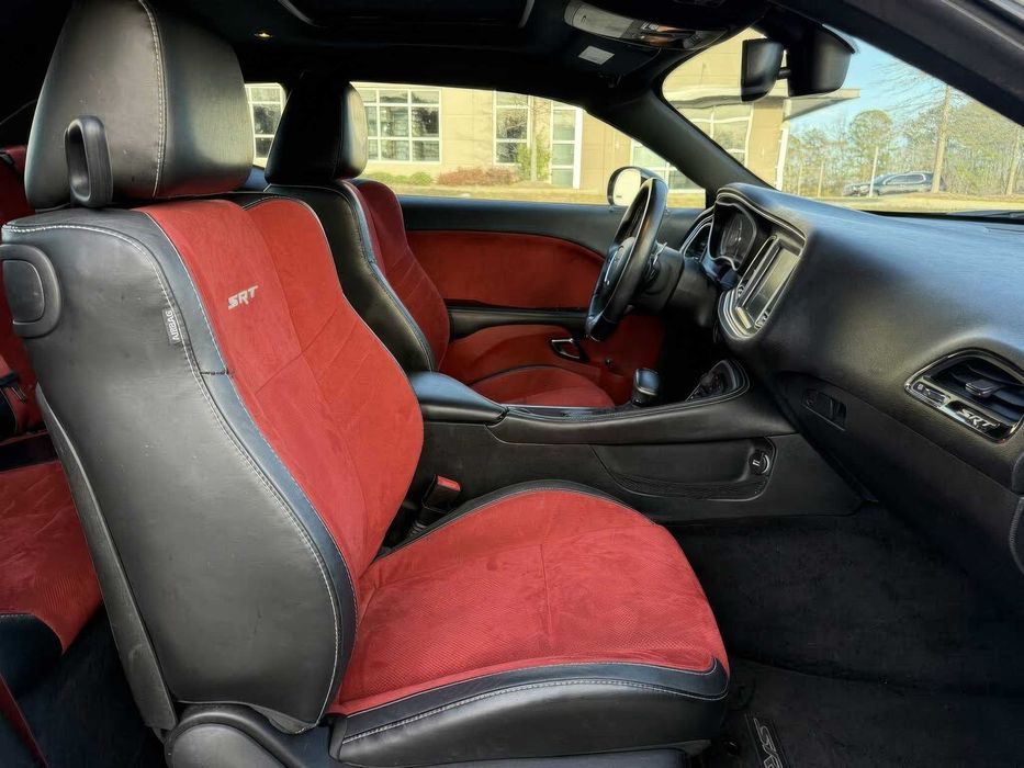 Dodge Challenger SRT Hellcat      2016