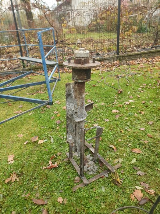 Karuzela dla dzieci ogrodowa.