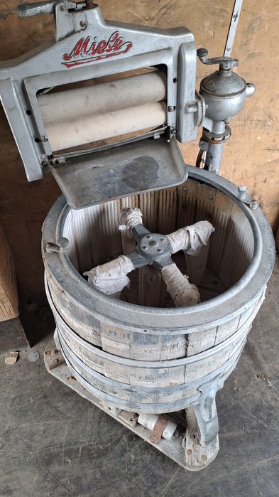 Stara antyczna pralka Miele elektryczna