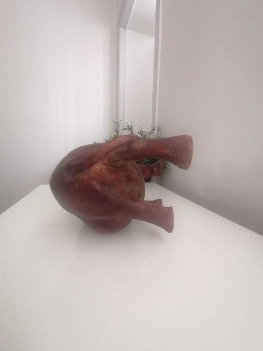 Rinoceronte Esculpido à Mão em Madeira Exótica Maciça (30cm)