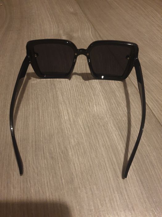 Okulary damskie czarne przeciwsłoneczne M