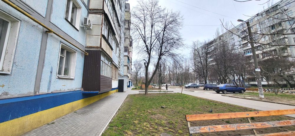 Продаж 3-х к.кв. вул. Новгородська, буд. 5, поруч 5-та дитяча лікарня.