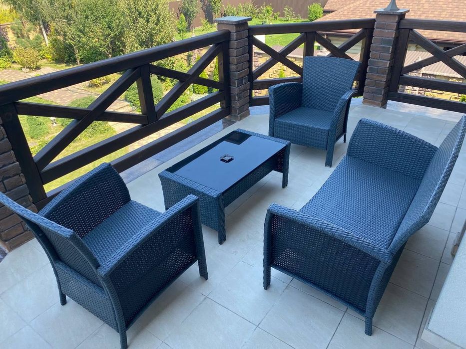 Продаж укомплектованого будинку з гаражем в районі Агропереробки!