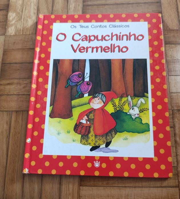 Vários livros de histórias