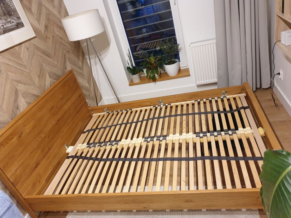 Łóżko dębowe firmy Zych Meble model Adria ze stelażem materac 140cmx20