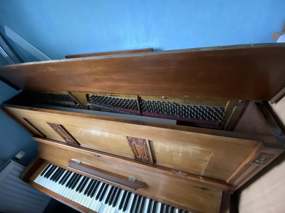 Pianino M.Janowsky Hollieferant
