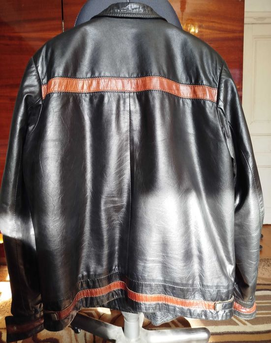 Чоловіча шкіряна куртка
