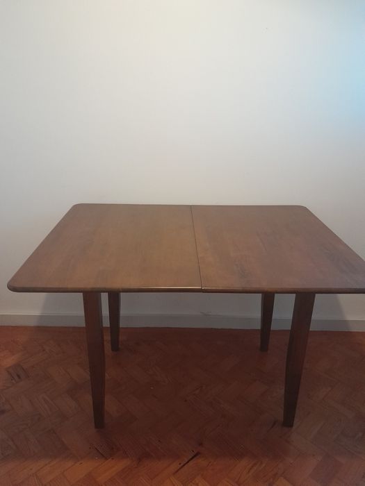 Mesa de jantar extensível