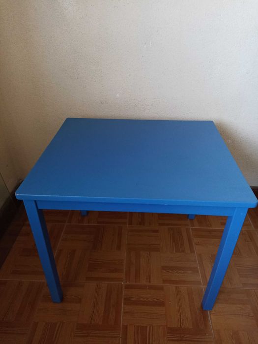 Mesa IKEA para crianças