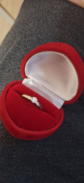 Pierścionek zaręczynowy białe złoto, brylant roz. 13