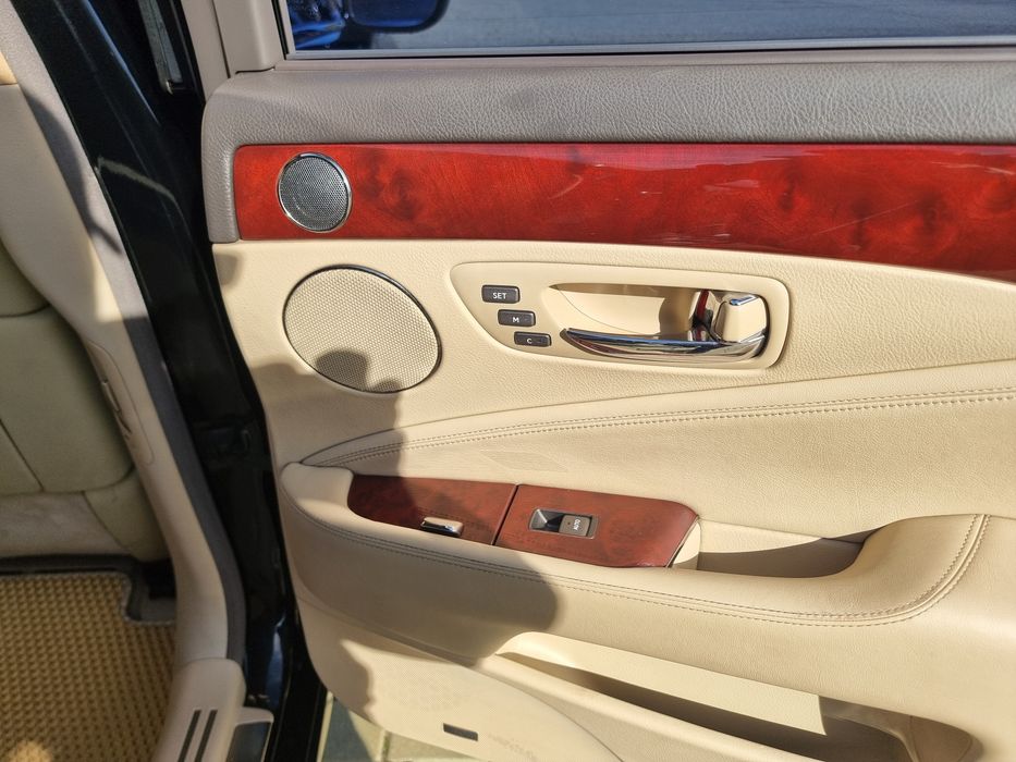 Срочно Продам  Lexus LS 460.