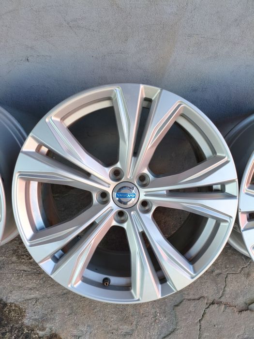 Комплект легкосплавних дисків Volvo Ford 5/108R18