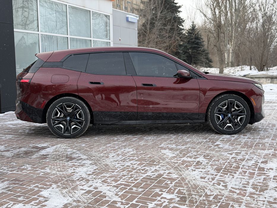 BMW iX XDrive50 2022 рік