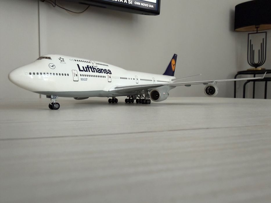 Lufthansa Boeing 747-400 escala 1:200