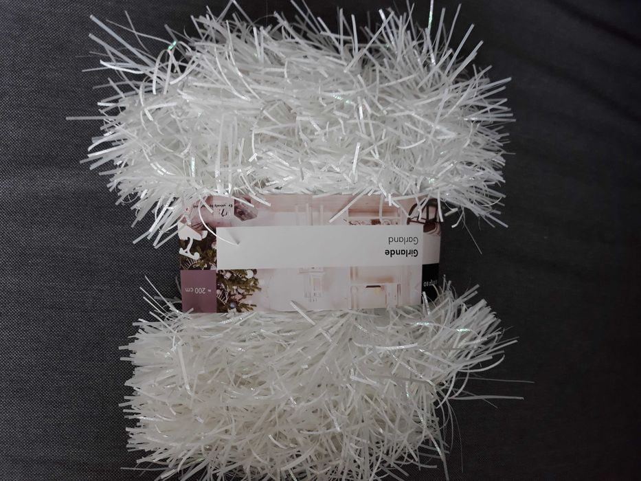 biała girlanda biały łańcuch dekoracyjny ozdobny