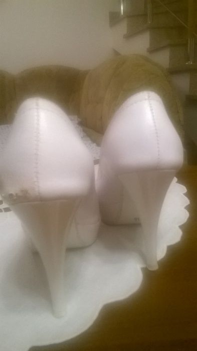 Sprzedam buty ślubne na platformie