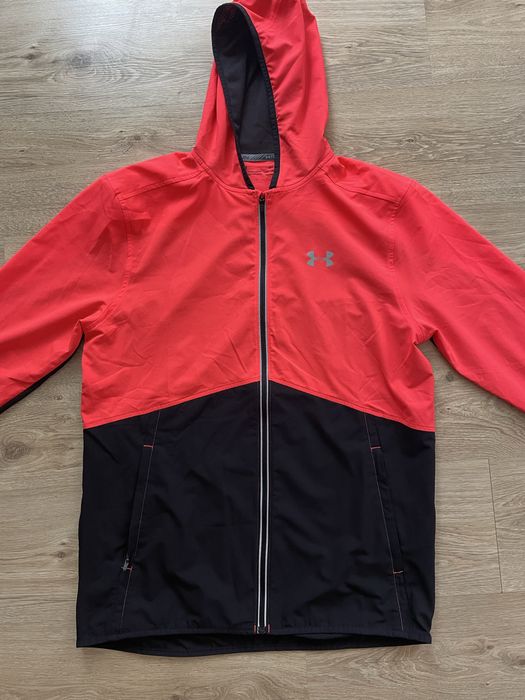 Спортивна вітровка Under Armour essential розмір М