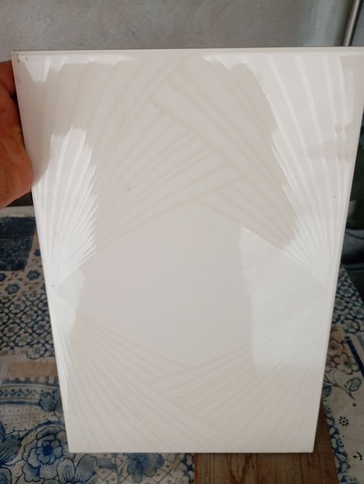 Vendo  azulejos 30/30.   Azulejos  25/30