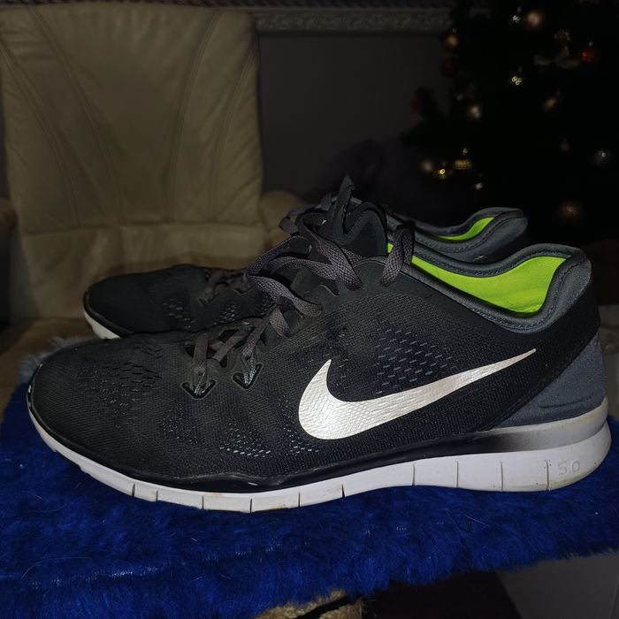 Кросовки найк 0.5 41 размера.