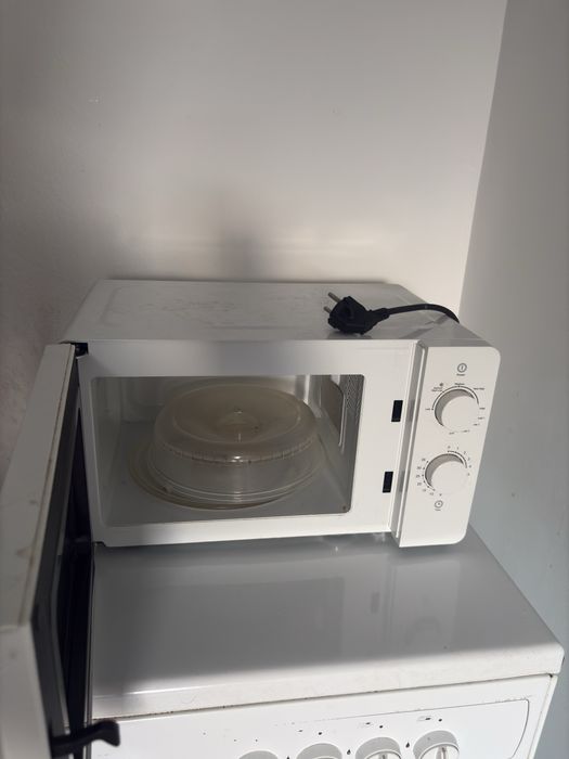 Micro-ondas com Grill Becken – Excelente estado / A funcionar 100%