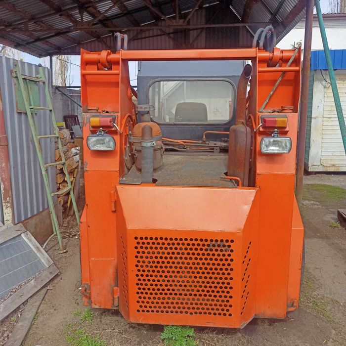 Фронтальний погрузчик ПМТС 1200