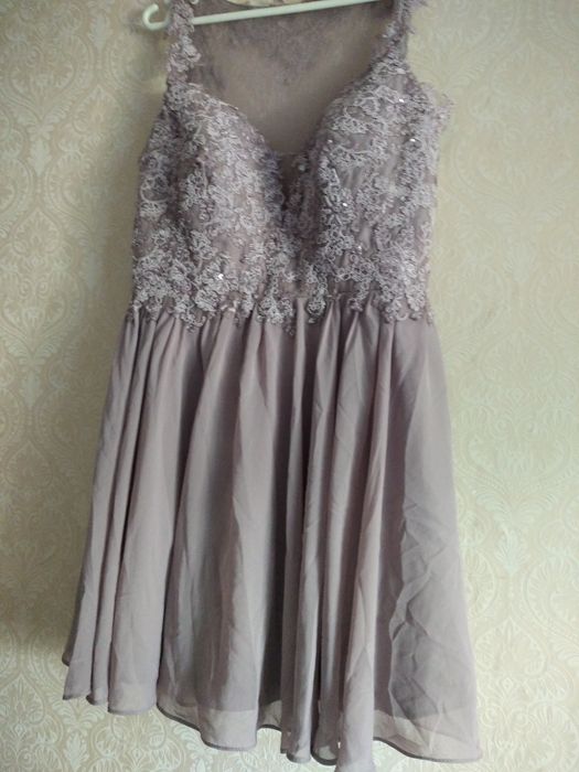 Продам сукні на випускний