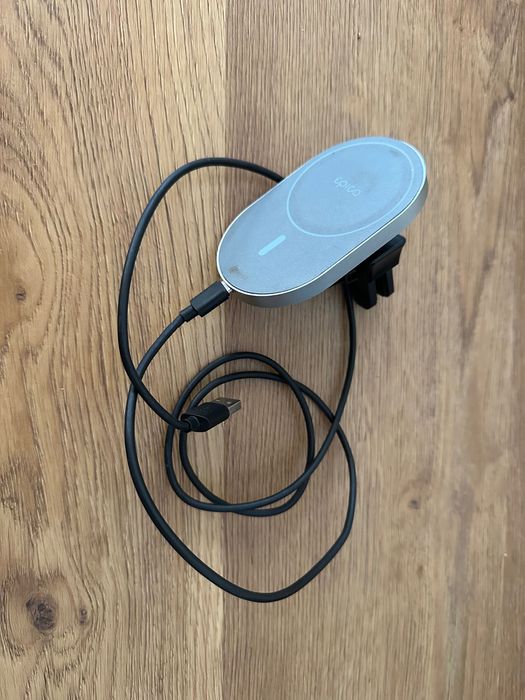 Carregador e suporte de telefone para o carro