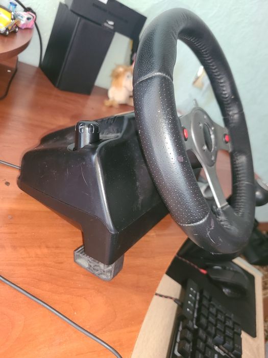 Руль  Logitech G25