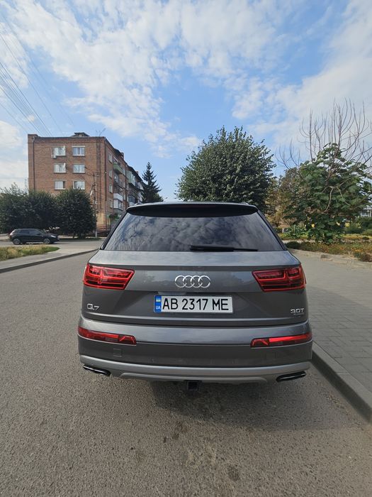AUDI Q7 2017 Premium Plus