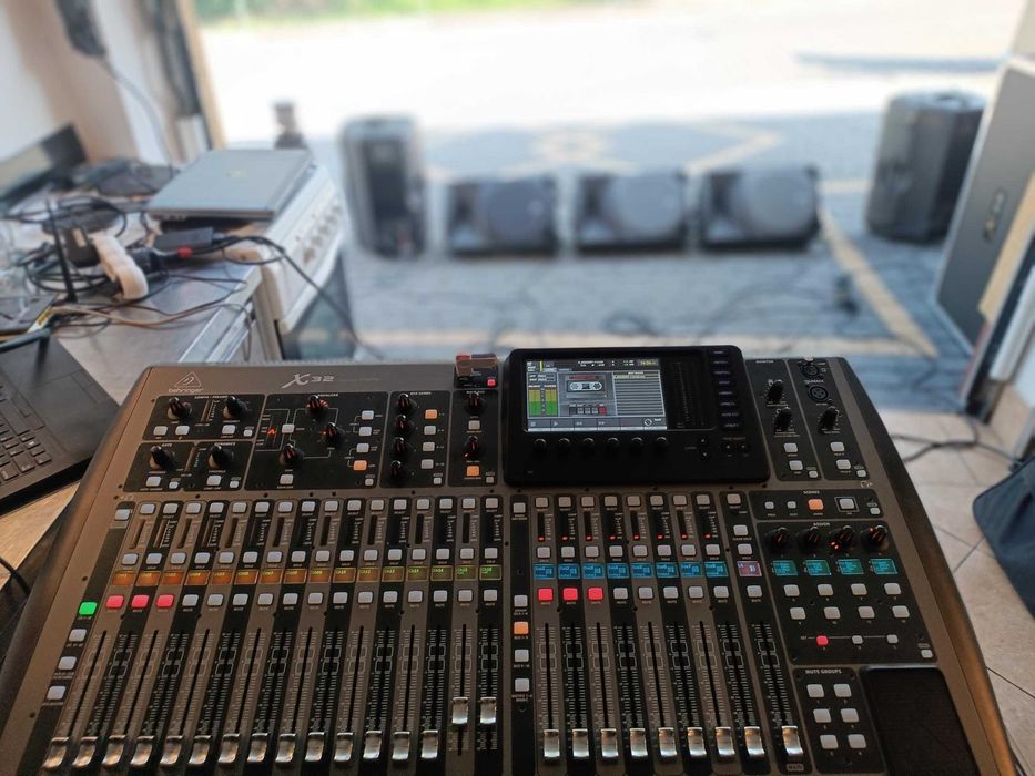 Nagłośnienie d&b Audiotechnik +mixer behringer x32+światło dźwięk