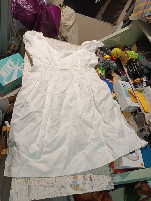 Vendo vestido branco para mulheres bom de estado