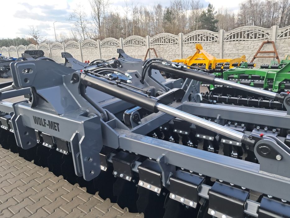 Brona talerzowa 5 metrów  firmy WOLF-MET nowa