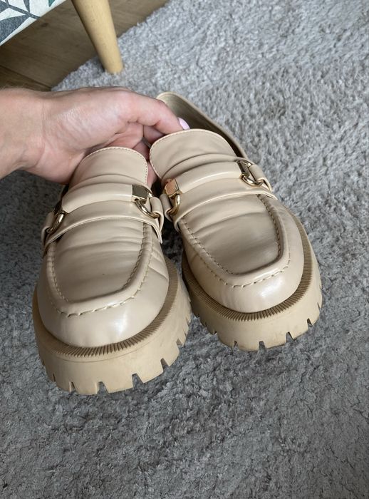 Beżowe mokasyny Zara 38