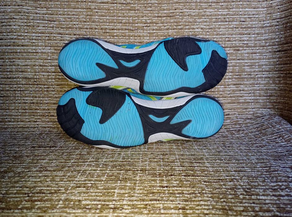 Кроссовки Crane. Размер европейский 38 . Стелька 24,4 см.