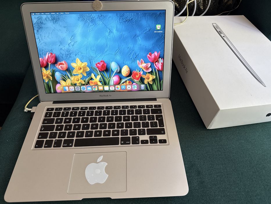 Sprzedaż używanego Macbook air 13 w dobrym stanie