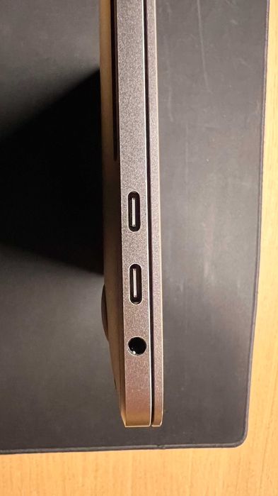 MacBook Pro 13” 2019 i5 2.4GHz 16GB 256GB Space Gray | komplet