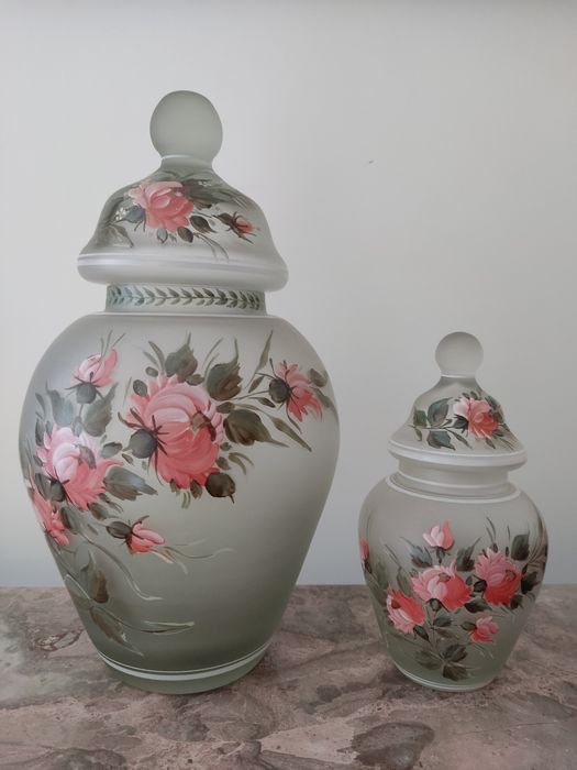 Potes de vidro pintado