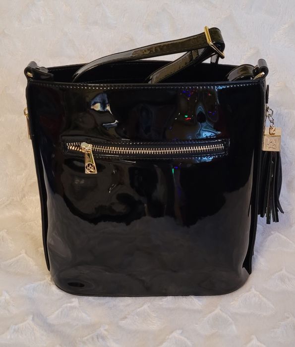 Sprzedam sliczna torebkę że skóry Natutalnej Kazar! Nowa!